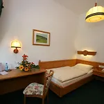 Lay-haus Отель 3*