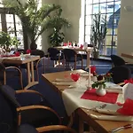 Lay-haus Отель 3*