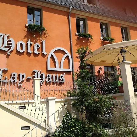 Lay-haus Отель